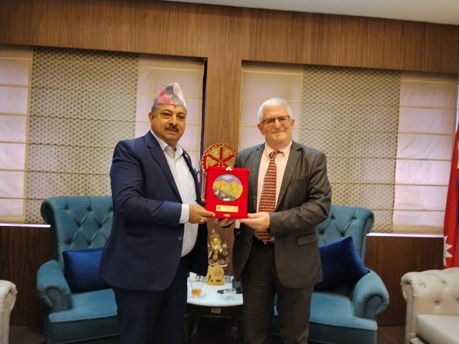 महासंघ अध्यक्ष श्रेष्ठसँग इजरायली राजदूतको भेट, नेपालीलाई थप रोजगारी उपलब्ध गराउने