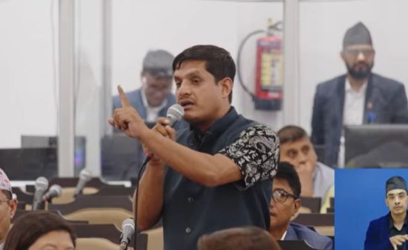 सरकारप्रति रास्वपाकै सांसद असन्तुष्ट, ‘हाम्रो भूमिका संसद्मा आएर ढ्यापढ्याप गर्ने मात्र हो?’