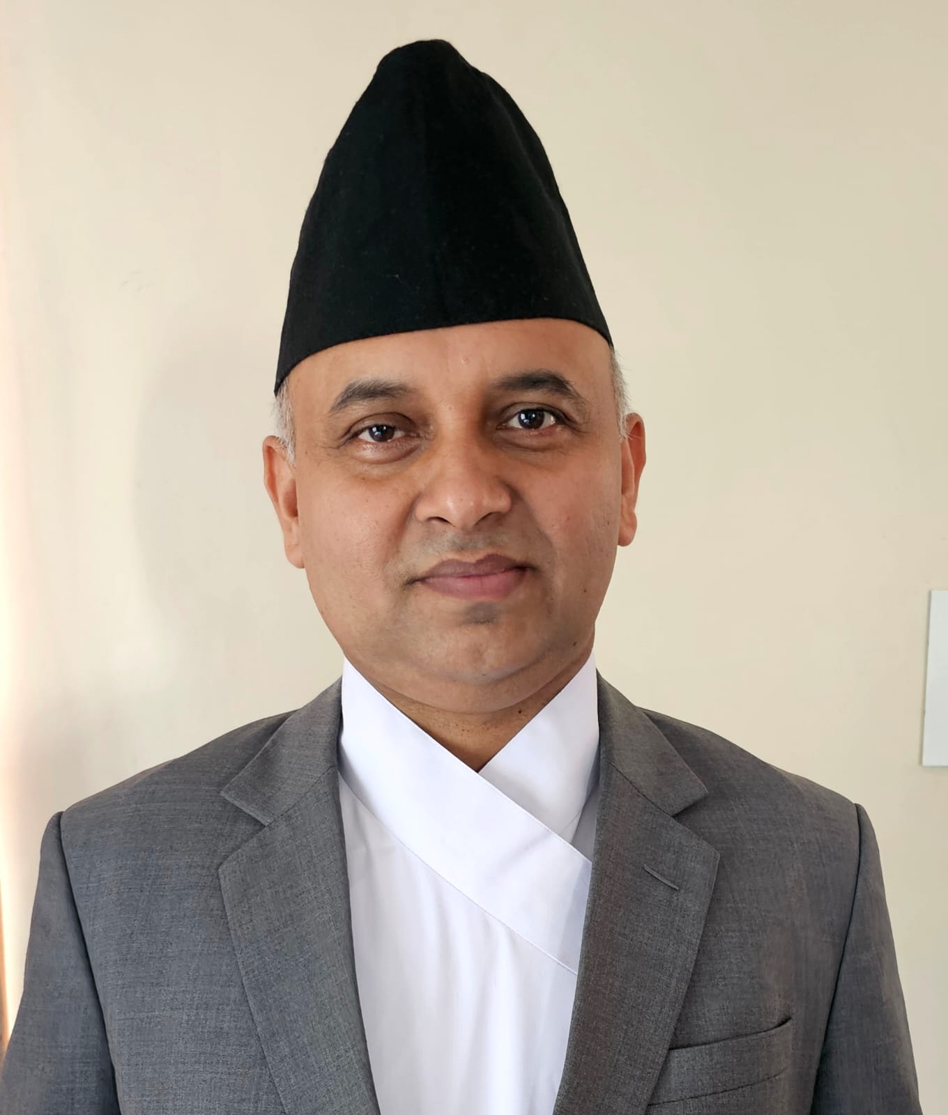 उद्योग सचिव राउत तीन महिनामै सरुवा, विश्वबाबु सतर्कता केन्द्रमा, अरु चारजना कहाँ?