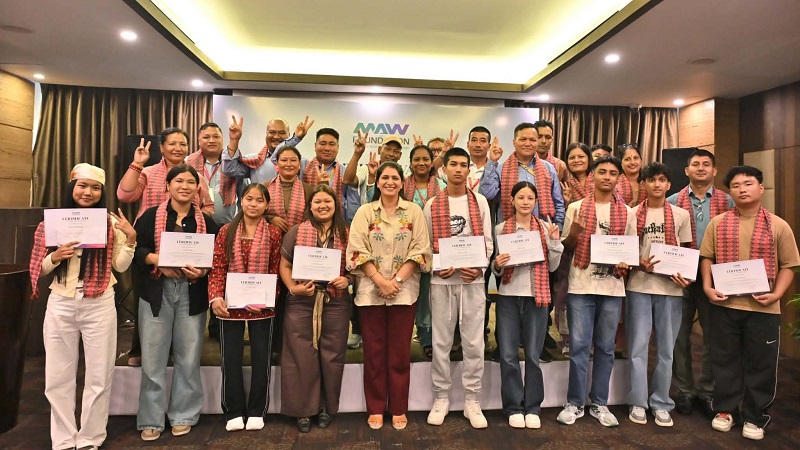 एमएडब्लु फाउन्डेसनले उच्च शिक्षा हासिल गर्न चाहने विद्यार्थीलाई वितरण गर्‍यो छात्रवृत्ति