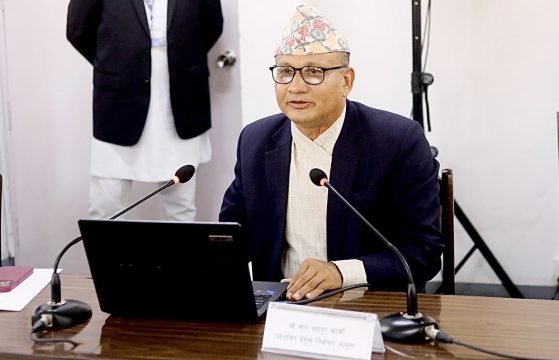 सुनुवाइ समिति सभापतिको प्रश्नमा प्रमुख आयुक्त : जागिर अवधि बढ्ने भएकाले आयोग जान लागेको!