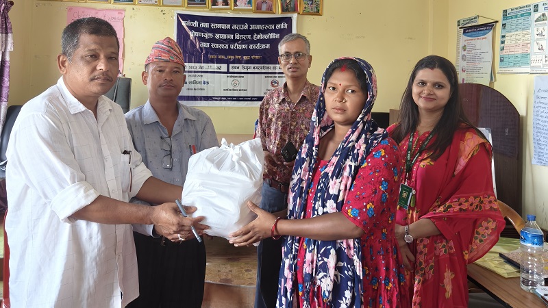 सानिमा बैंकले सातै प्रदेशमा गर्भवती तथा सुत्केरीलाई वितरण गर्‍यो पौष्टिक खाना