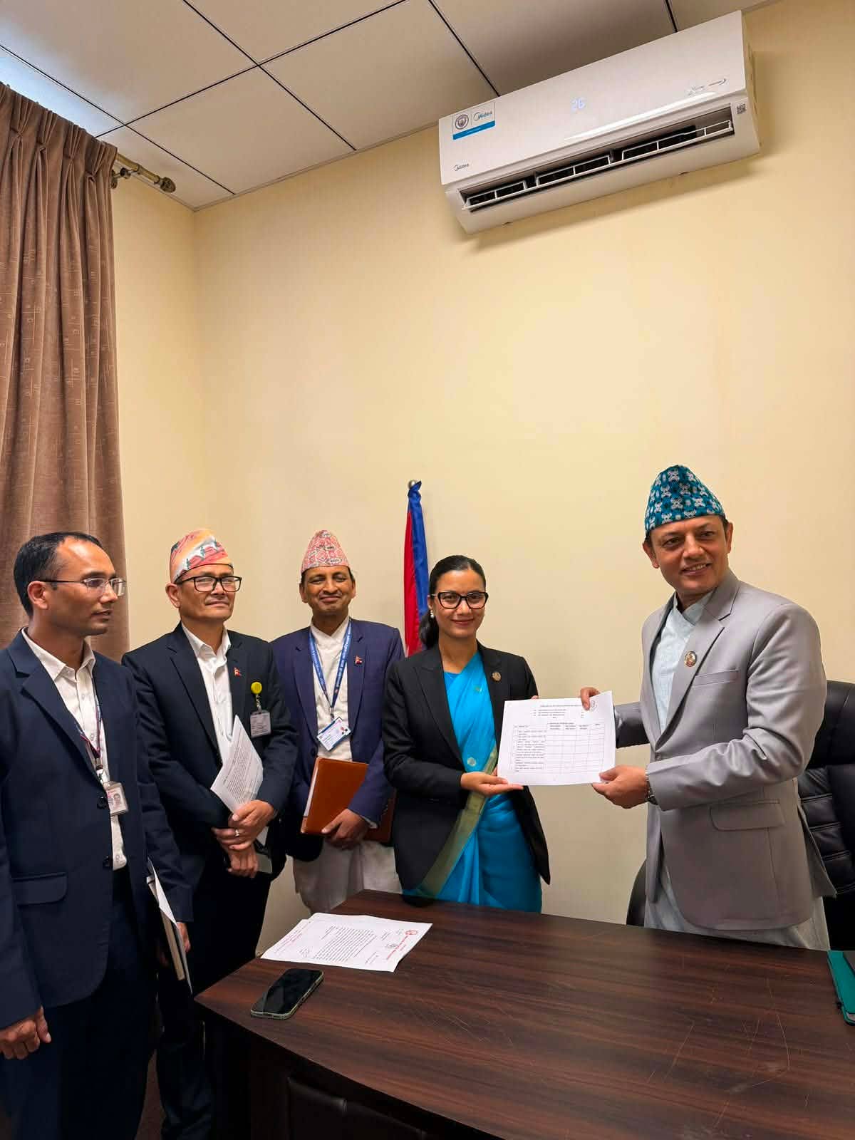 सरकारले आगामी आवमा १६६ विधेयक ल्याउने, सोविताले सभामुख र अध्यक्षलाई बुझाइन् सूची