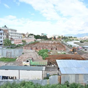 बालेनले हटाएको सुकुम्बासी बस्तीमा धमाधम बन्दैछ हरियाली पार्क, बहाब फर्काउन नदीमा डोजर