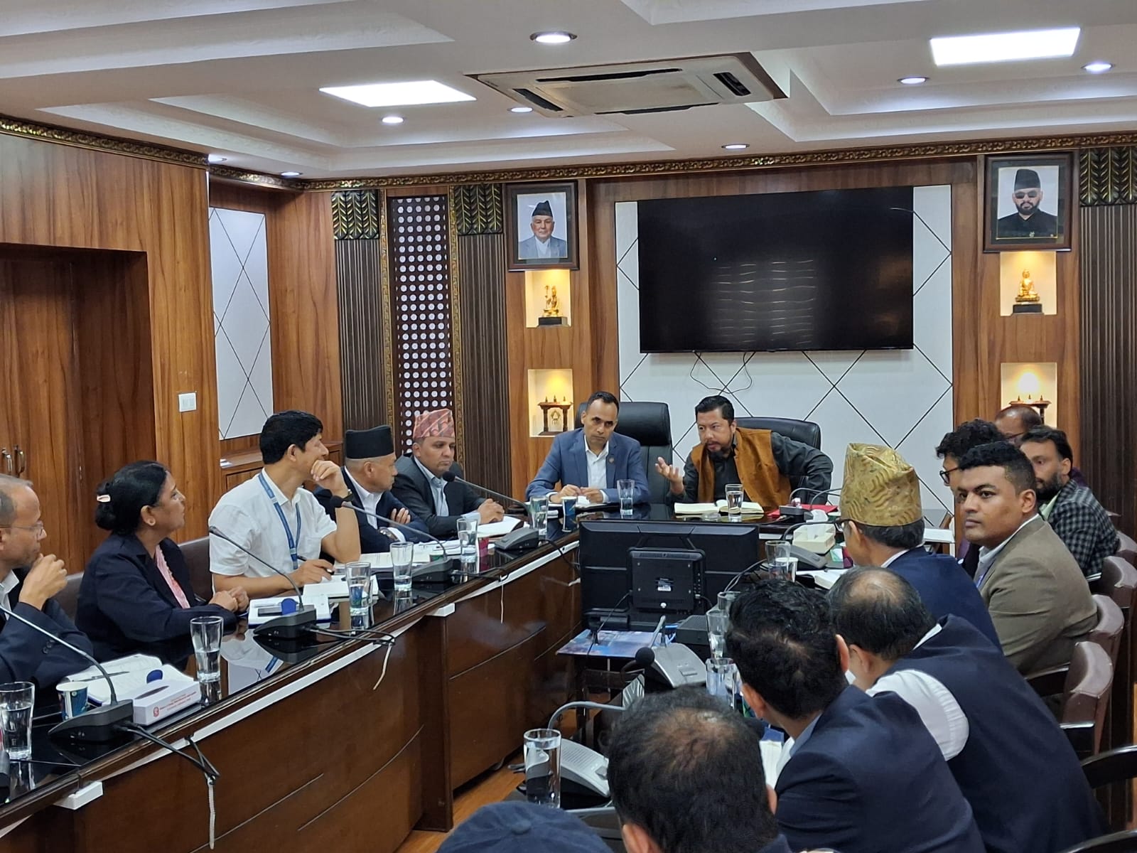 विद्युत् र इन्टरनेटका अव्यवस्थित तार हटाउन विराजभक्तको चासो, छलफलमा कसले के भन्यो?