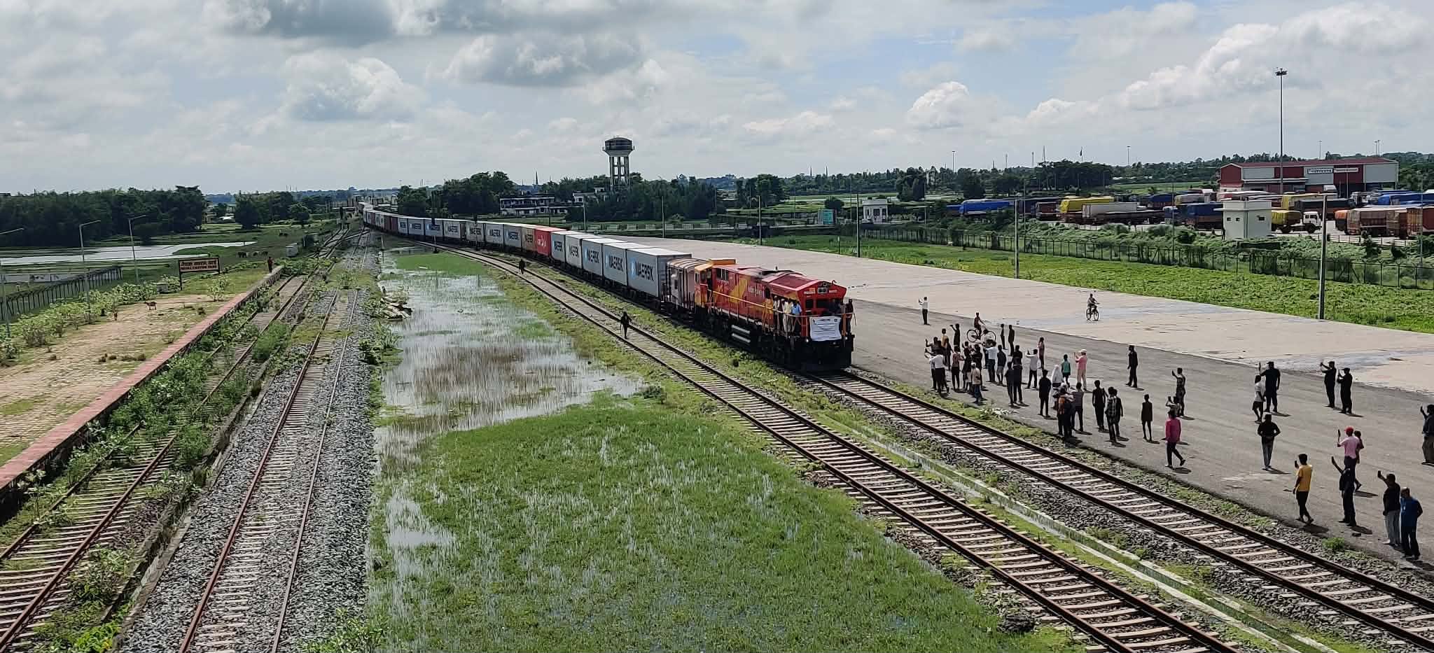 रेलमार्गबाट आयातको सुरुवातमै धक्काः क्रेन भाँचिएपछि ४० कन्टेनर थन्किए, करोडौँको डिटेन्सन जोखिम