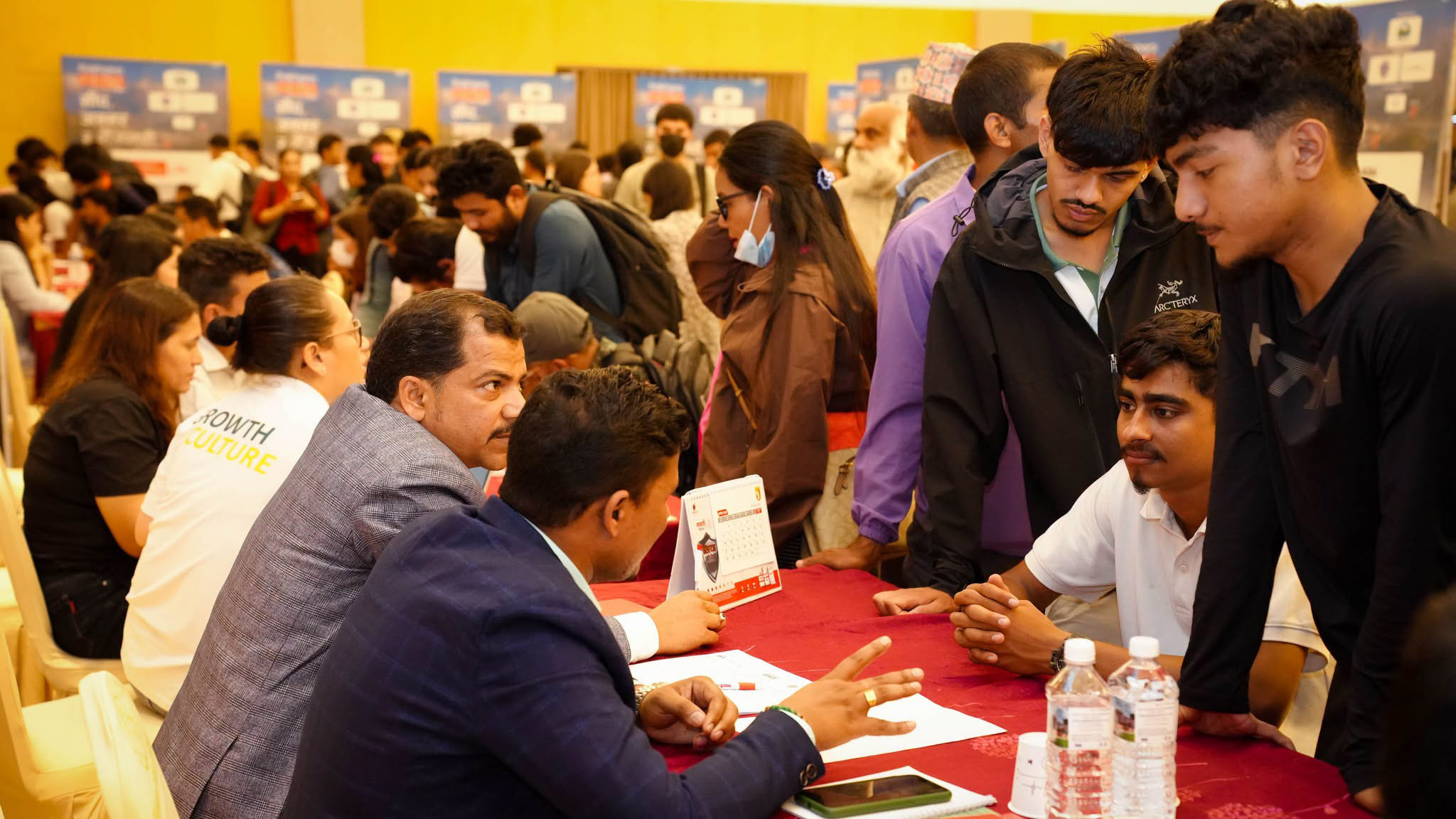 पोखरा रोजगार मेलामा प्रत्यक्ष सोधीखोजीसँगै अनलाइन आवेदन दिनेको संख्या उल्लेख्य
