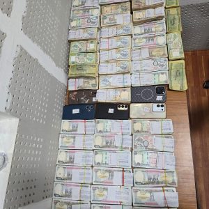 दुईवटा बाइकमा आएका युवाको साथमा भेटियो साढे ५२ लाख रुपैयाँ, पक्राउसँगै अनुसन्धान हुँदै
