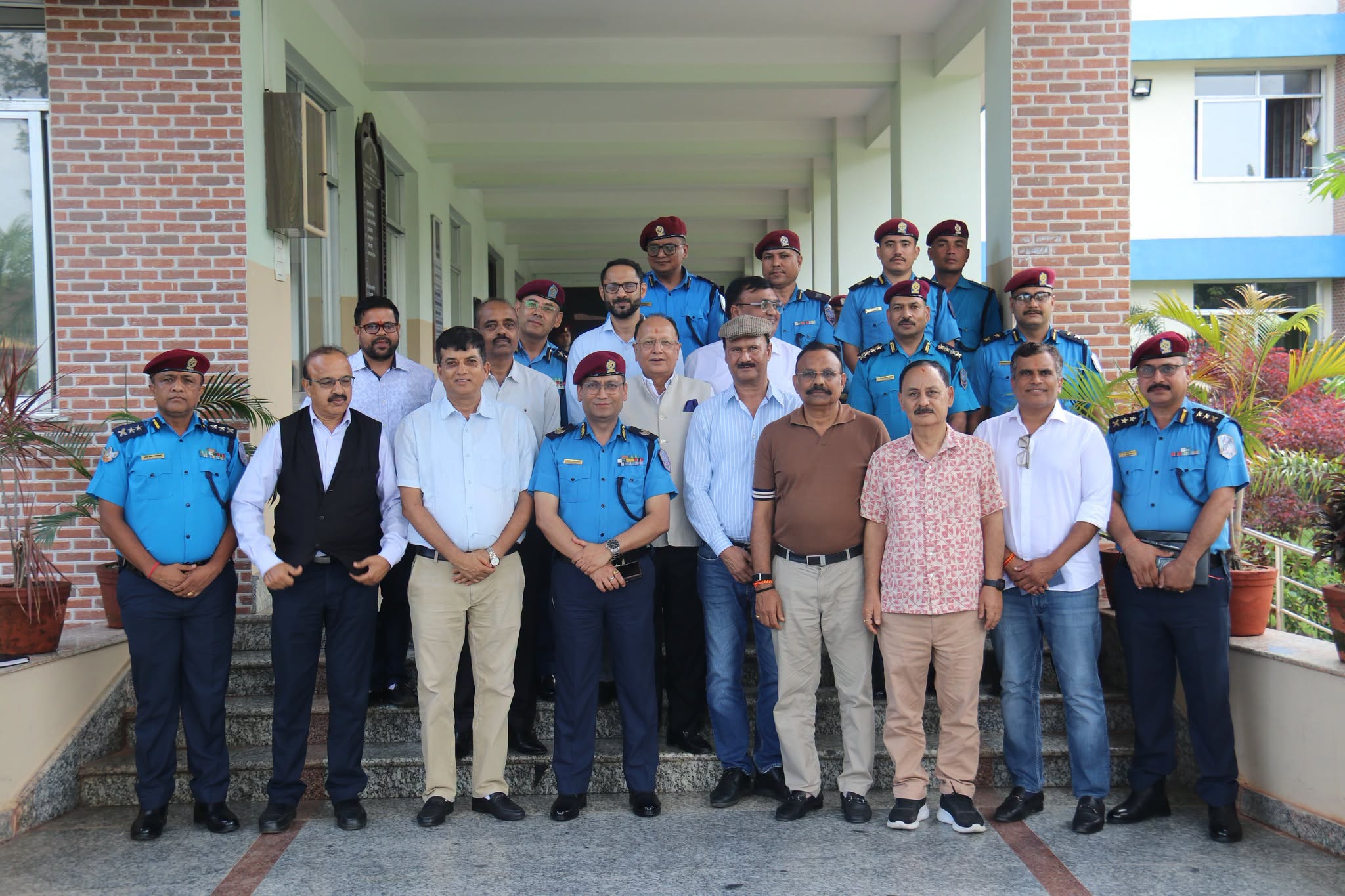 मुन्दडा निवासमा छापापछि प्रहरी-निजी क्षेत्र संवाद, डीआइजी खनालले भने, ‘तर्साउने नियत होइन’