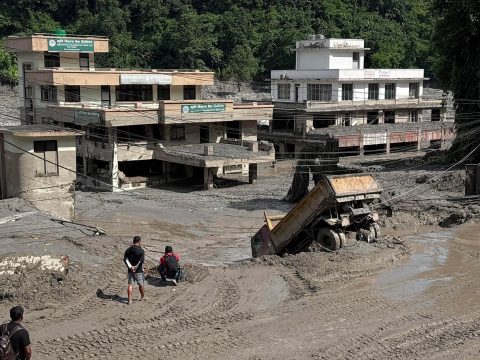 विपत्तिमा सरकारसँगै उभियो निजी क्षेत्र, धमाधम राहत घोषणा, सहयोगका लागि सार्वजनिक आह्वान