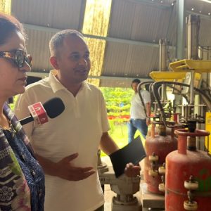 ग्यासको अभाव बढ्न थालेपछि कम्पनी र डिपोमा आफैँ पुगिन् उद्योगमन्त्री यादव