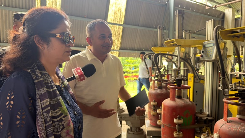 ग्यासको अभाव बढ्न थालेपछि कम्पनी र डिपोमा आफैँ पुगिन् उद्योगमन्त्री यादव