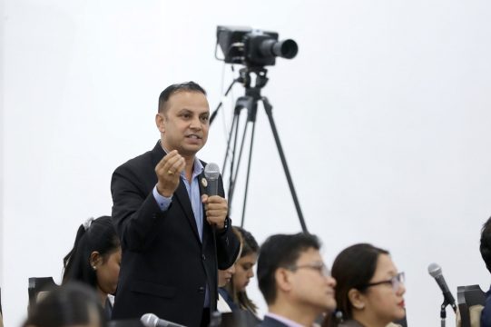मनिष झाले बालेनलाई भने- नियत सफा भए पनि ढंग देखिएन, निजी क्षेत्रलाई तर्साउन बन्द गरौं