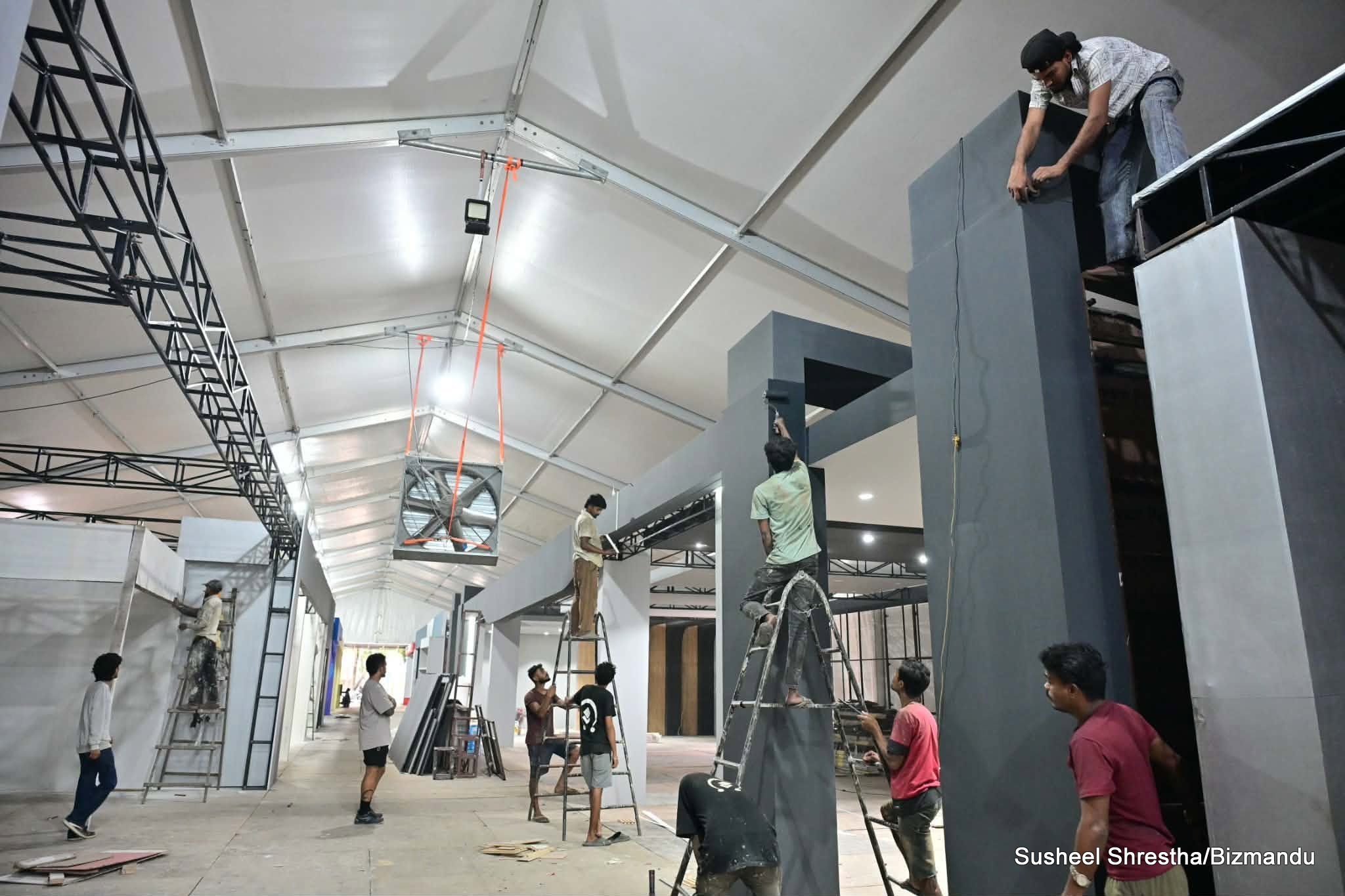 भृकुटीमण्डपमा नाडा अटो शोका लागि धमाधम हुँदैछ स्टल निर्माणको काम (तस्बिरहरू)