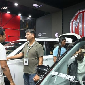 नाइमा मोबिलिटी एक्स्पो : ग्राहकसँग प्रत्यक्ष ‘डिलिङ’ गर्दै व्यवसायीहरू आफैं उभिए स्टलमा