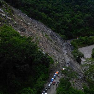 कालीगण्डकी करिडोर र मध्यपहाडी लोकमार्ग अवरुद्ध, सडक खुलाउन प्रयास हुँदै
