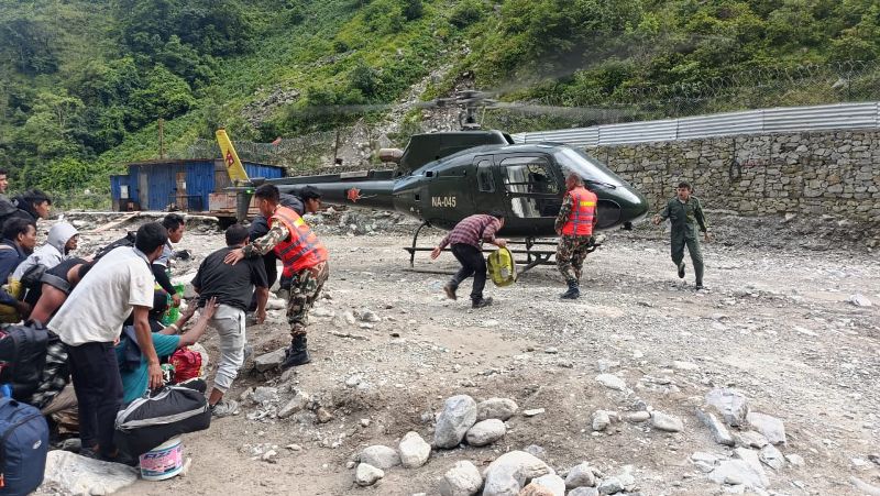 अप्पर त्रिशुली हाइड्रोपावरको टनेलमा फसेका ३५० जनाको सेनाले गर्‍यो उद्धार