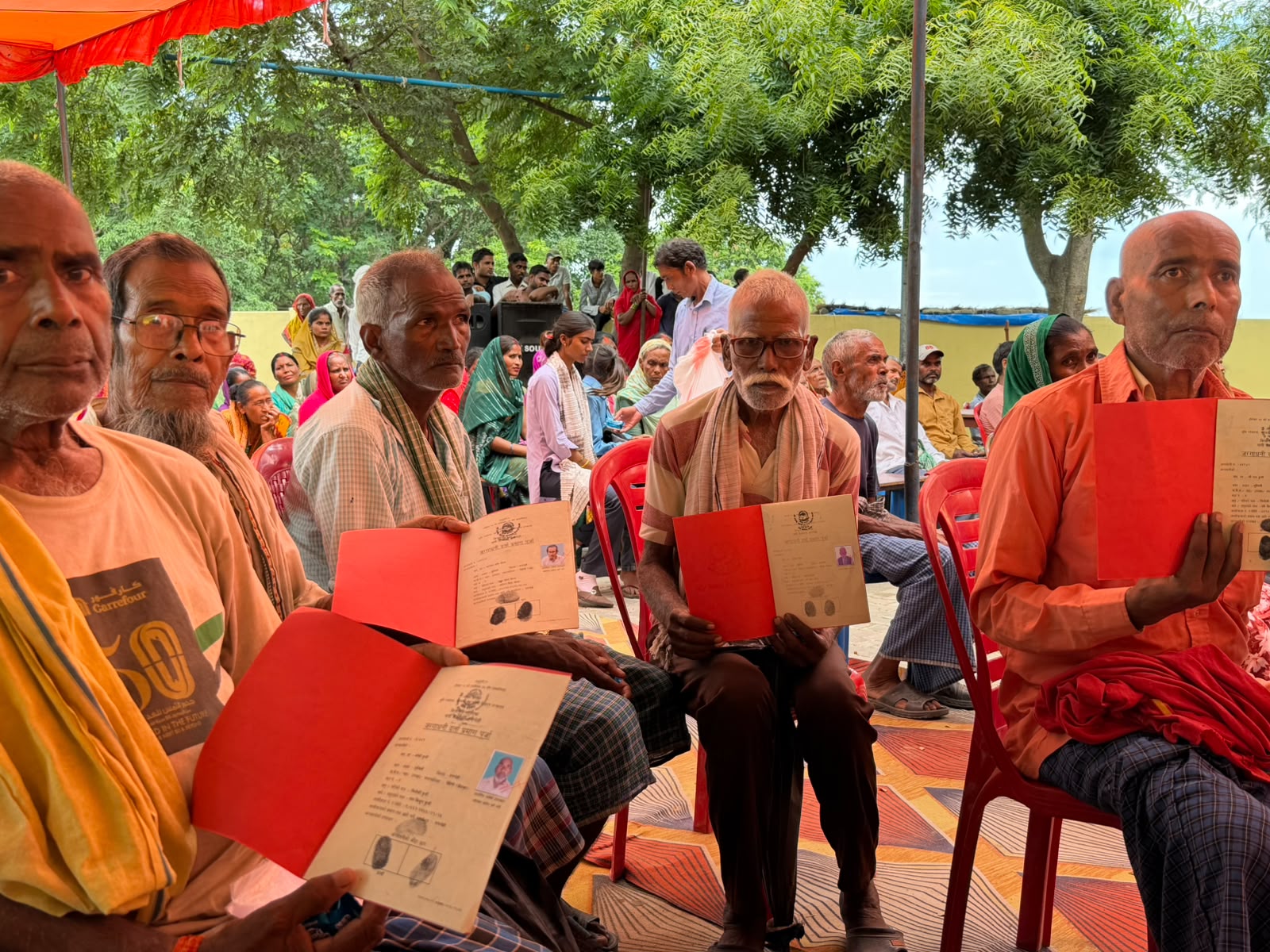 रुपन्देहीको रोहिणीमा नापी भएको ५८ वर्षपछि लालपुर्जा, २७१ परिवार बने जग्गाधनी