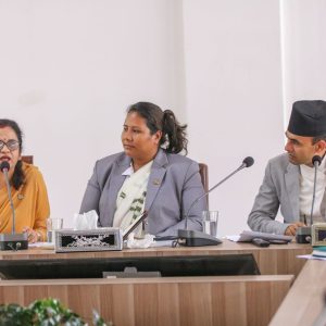 मल नपाएर किसान दिनभर लाइन बस्न बाध्य हुँदा मन्त्रीले भनिन्- कोटा प्रणाली पुनरवलोकन गर्दैछौं
