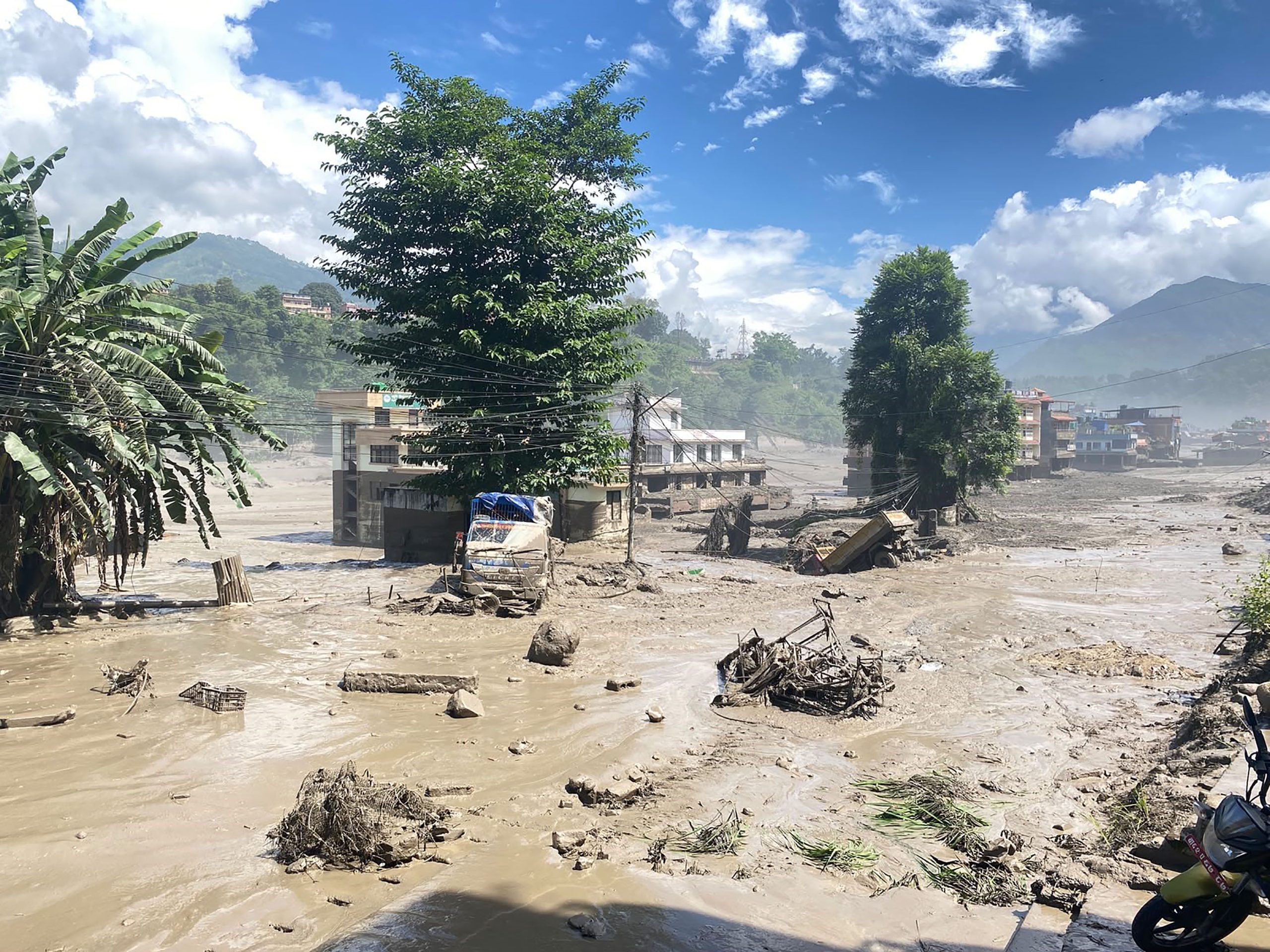 बाढीका कारण १५ जलविद्युत आयोजनामा क्षति, ४३१ मेगावाट बिजुली प्रणाली बाहिर
