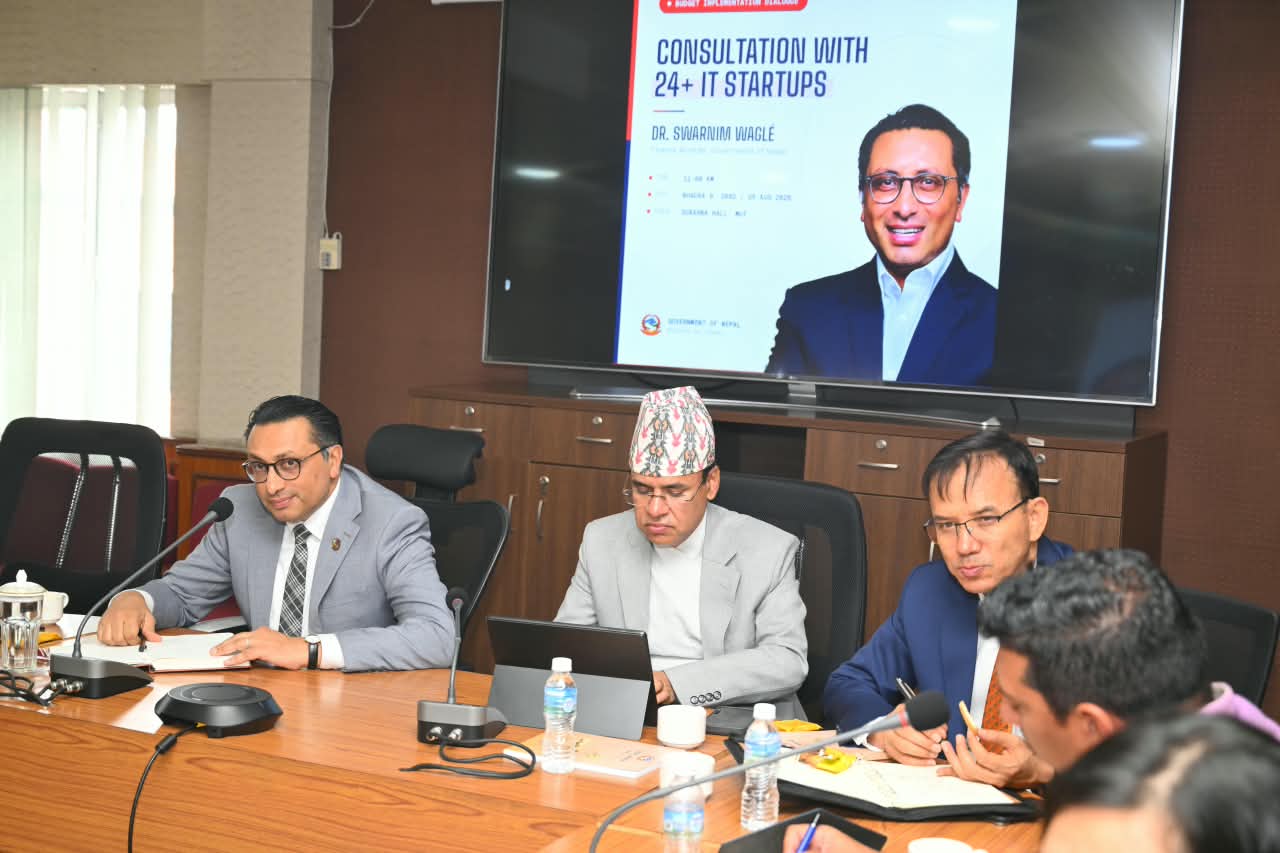 आइटी उद्यमीसँग अर्थमन्त्री वाग्लेको छलफल, प्रतिनिधिले उठाए जनशक्ति अभावको समस्या