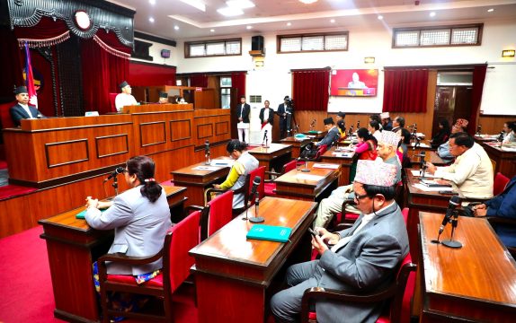 राष्ट्रियसभामा उठ्यो ग्यास अभावको विषय, सरकारसँग सांसदहरुले माग जवाफ