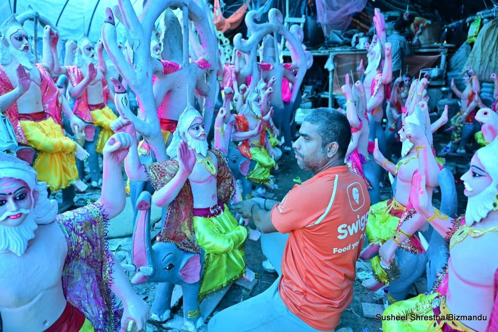 सानेपामा विश्वकर्मा बाबाका मूर्ति बनाउन कलाकारहरू व्यस्त (तस्बिरहरू)