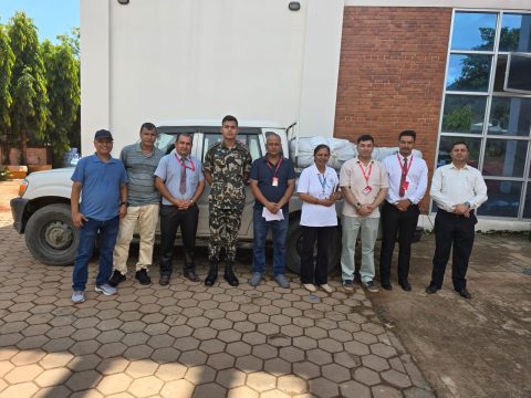 प्रभु बैंकद्वारा बाढी पीडितका लागि राहत सामग्री सहयोग, नुवाकोट प्रशासनलाई हस्तान्तरण