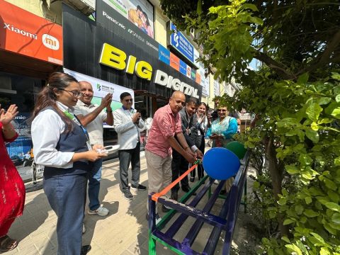 कामना सेवा विकास बैंकले कुमारीपाटी-जावलाखेल क्षेत्रमा राख्यो यात्रु प्रतीक्षा बेञ्च