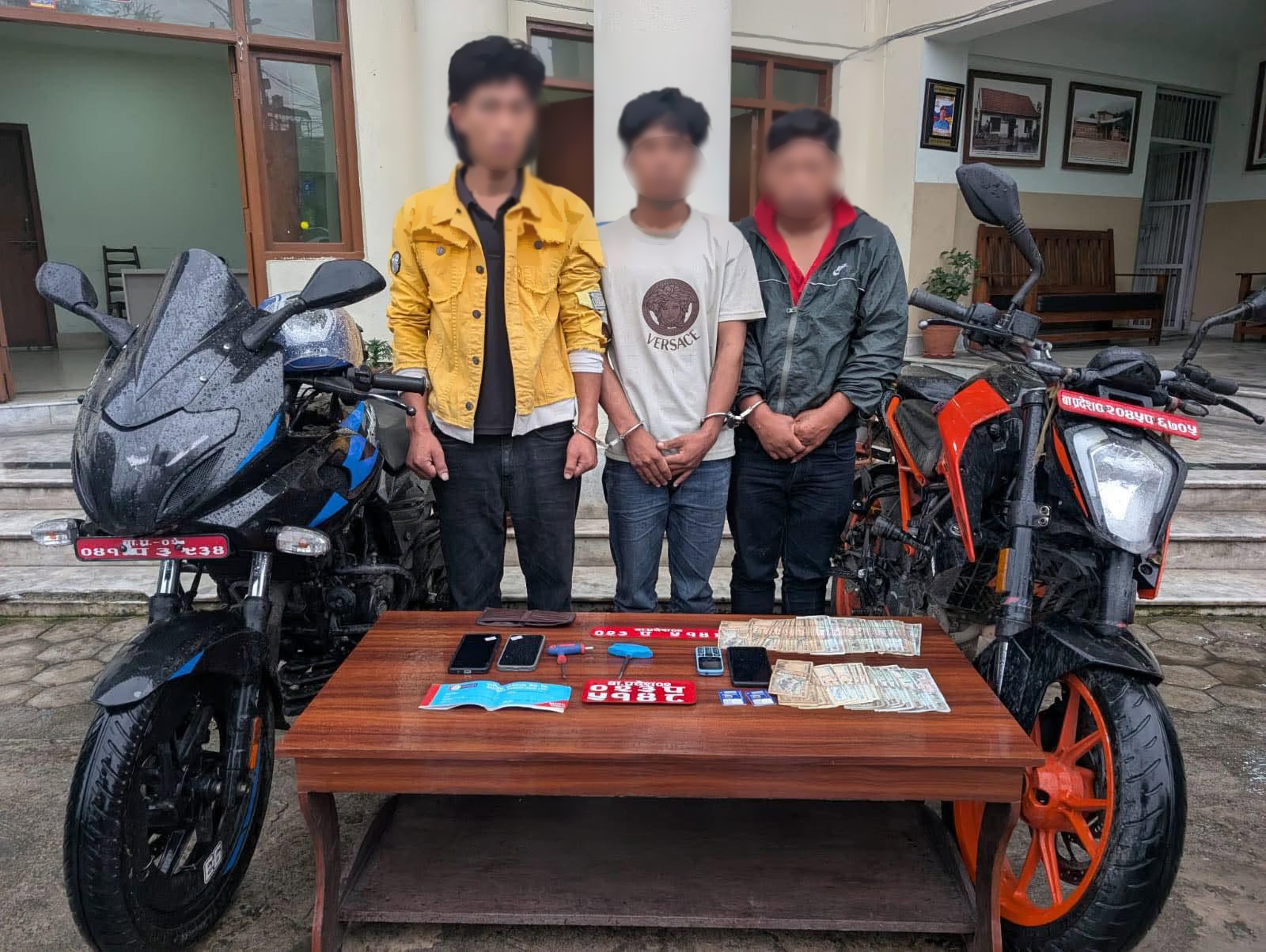 काठमाडौंमा मोटरसाइकल चोरी गरी नुवाकोट र धादिङ पुर्‍याएर बेच्ने तीन जना पक्राउ