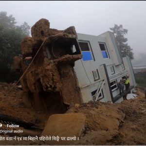 धापाखेलमा अढाइ तले घर जगबाटै ढल्यो, हिजै दिइएको थियो खाली गर्न सूचना