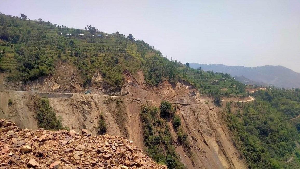 काम नगर्ने निर्माण व्यवसायीको ठेक्का तोडियो, ३८ करोड २३ लाख रुपैयाँ दाखिला गर्न पत्राचार