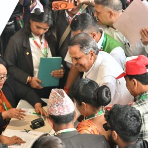 कांग्रेसको नेतृत्वमा पुग्न उद्योगीको लर्को, कुन पदको प्रतिस्पर्धामा को?