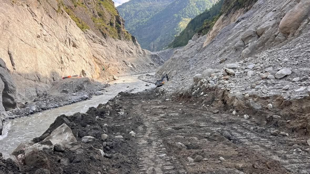 वेत्रावतीपछि स्याफ्रुबेसीमा बेलिब्रिज जडानको काम अघि बढ्यो, फाउन्डेशन उठाउने क्रम सुरु