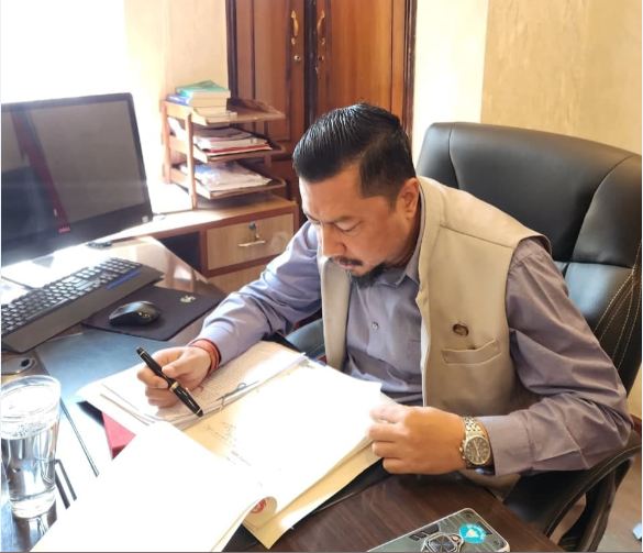 विद्युत व्यापारमा निजी क्षेत्रका लागि खुल्यो ढोका, विराजभक्तले १२ कम्पनीलाई दिए एलओआई