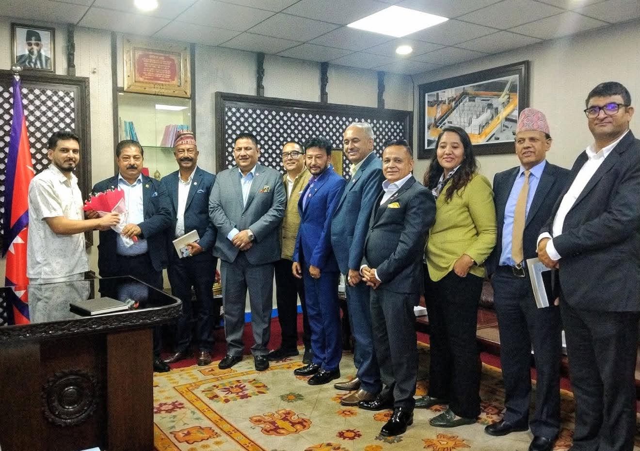 एफएनसीसीआईको टोलीले पूर्वाधार विकासमन्त्रीलाई भेटेर भन्यो- आर्थिक गतिविधि बढ्ने नीति चाहियो