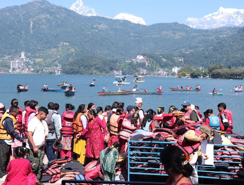 पर्यटकीय गन्तव्य भरिभराउ, फेवातालमा थेगिनसक्नु चाप, मुस्ताङ बसपार्क गाडीले भरियो
