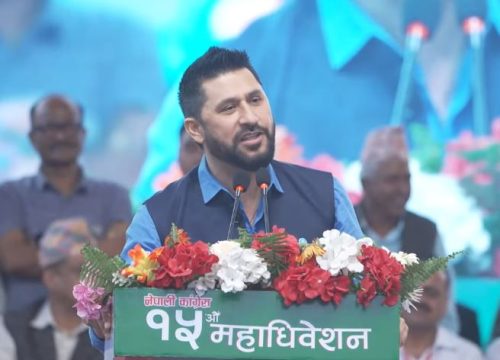 कांग्रेसको महाधिवेशनमा रवि : सरकार ढल्छ भनेको मानिस बेहोस भएर ढल्छ, सरकार विल्कुल ढल्दैन