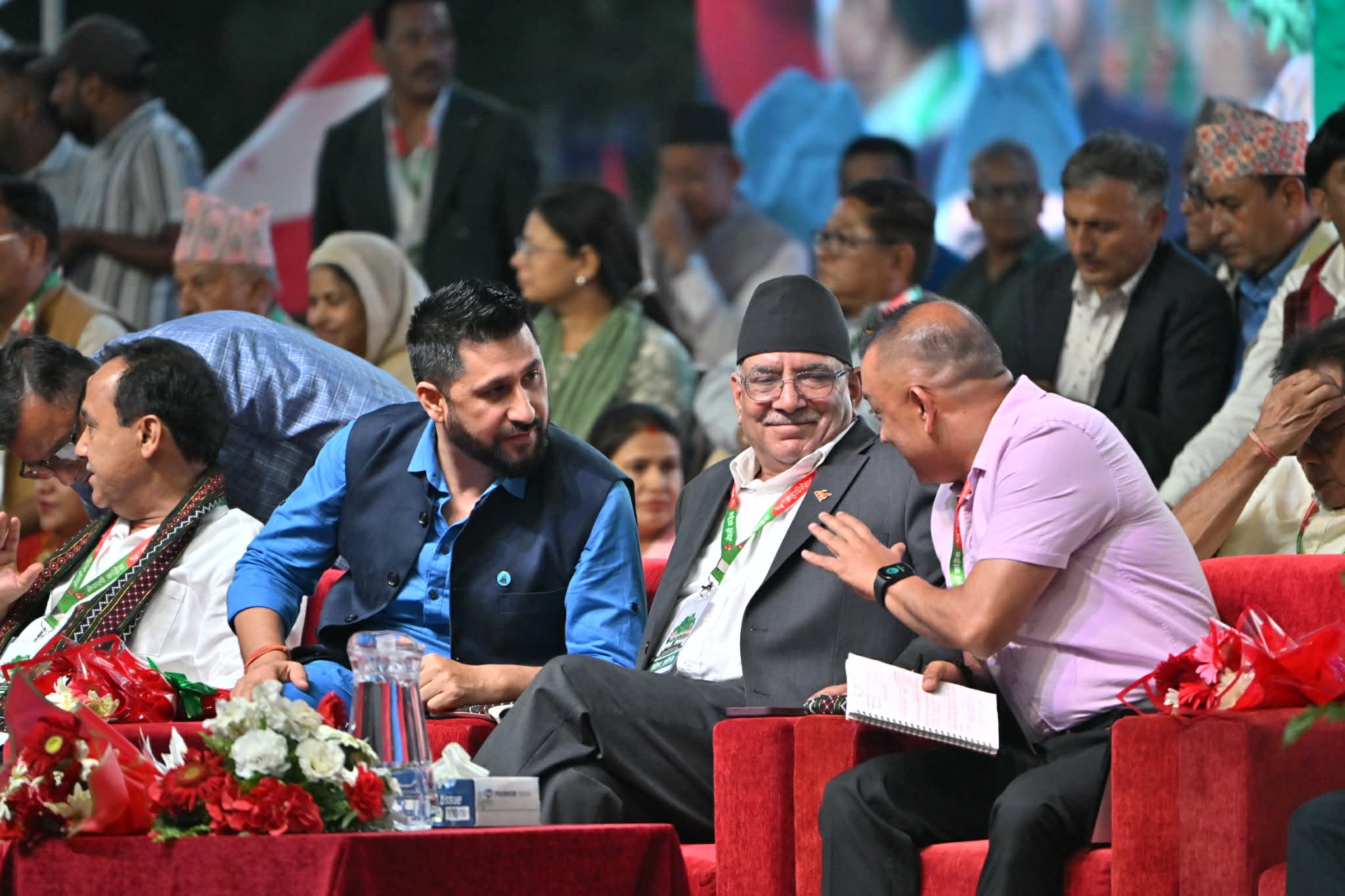 बालेनको कार्यशैलीविरुद्ध उत्रिने शीर्ष नेताको सन्देश, सरकारको बचाउमा रविको प्रष्टीकरण