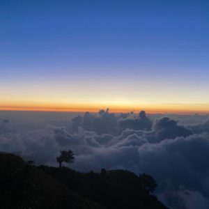 हिमश्रृंखलाको दृश्यसँगै सूर्योदय र सूर्यास्त हेर्न बेथानचोक बन्दैछ पर्यटकीय गन्तव्य (तस्विरहरु)