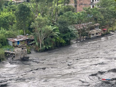 बूढीगण्डकीबाट आएको बाढीले बगायो सोतीको फलामे पुल, सल्लेरीमा करिब २२ घर जोखिममा