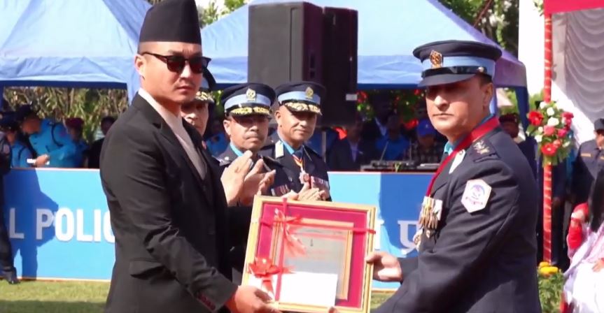 नेपाल प्रहरीको ‘पूर्ण शान्ति पुरस्कार २०८३’ बाट बाँकेका एसपी अंगुर जिसी पुरस्कृत