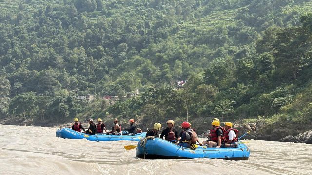 त्रिशूलीमा फेरि र्‍याफ्टिङ सर्रर, ‘बाढीपछिको अवस्था सुरक्षित र रोमाञ्चक’