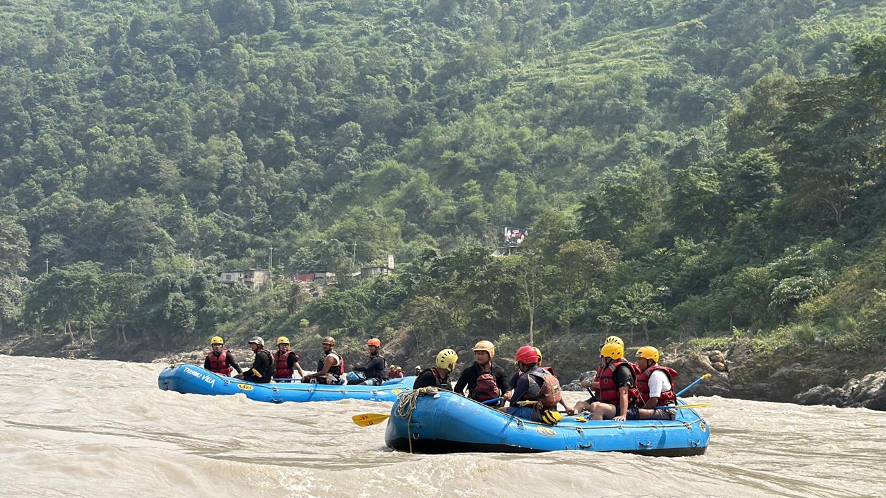 त्रिशूलीमा फेरि र्‍याफ्टिङ सर्रर, ‘बाढीपछिको अवस्था सुरक्षित र रोमाञ्चक’