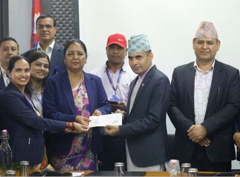 टेलिकमको सिमकार्ड अब चाहेकै स्थानमा, अनलाइन फारम भरेपछि हुलाकले घरघरमै पुर्‍याइदिने