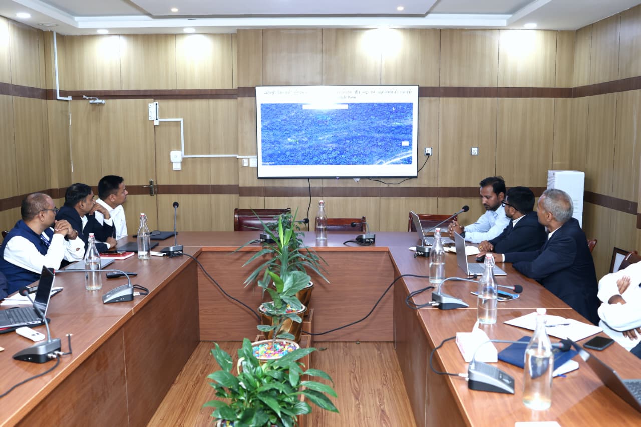 विराजभक्तसामु प्रसारण लाइन आयोजना प्रमुखको गुनासो- वन र सडकले सहयोग गरेनन्